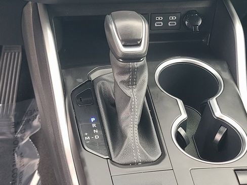 Used 2023 Toyota Highlander XLE image 23