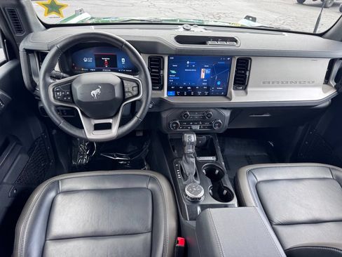Used 2025 Ford Bronco Outer Banks AWD/4WD image 6