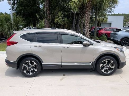 Used 2018 Honda CR-V Touring image 4