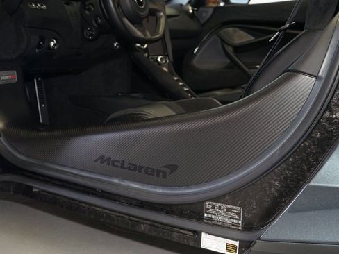 Used 2020 McLaren 720S Spider RWD image 28