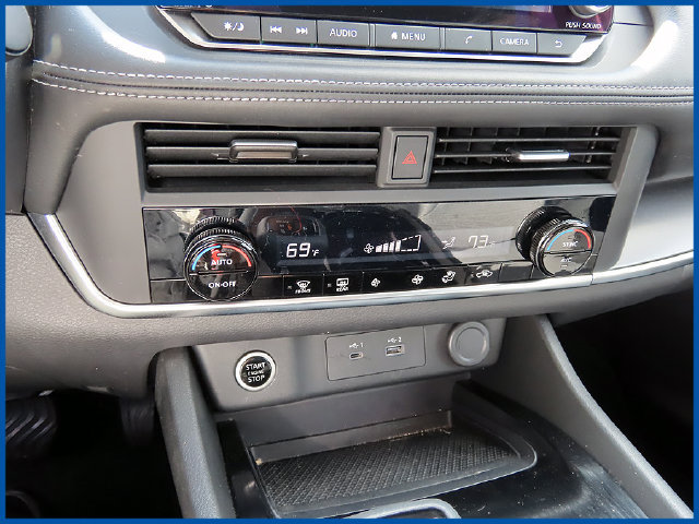 Used 2023 Nissan Rogue SV AWD/4WD image 18