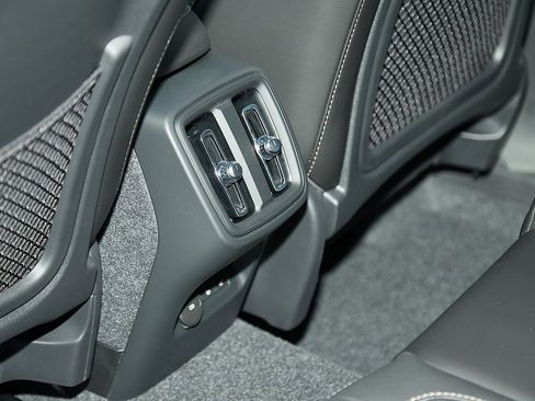 New 2026 Volvo XC40 B5 Plus w/ Protection Package Premier image 16