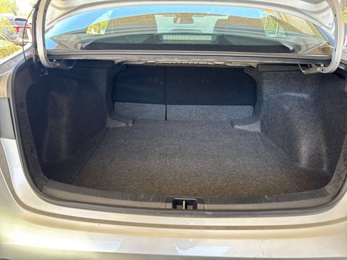Used 2025 Nissan Versa SV FWD image 30