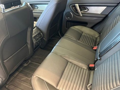 New 2025 Land Rover Discovery Sport Dynamic SE image 11