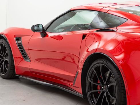 Used 2017 Chevrolet Corvette Grand Sport w/ Carbon Flash Badge Package image 11