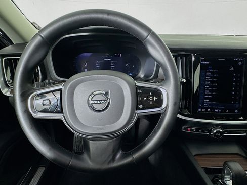 Used 2024 Volvo S60 B5 Plus image 11