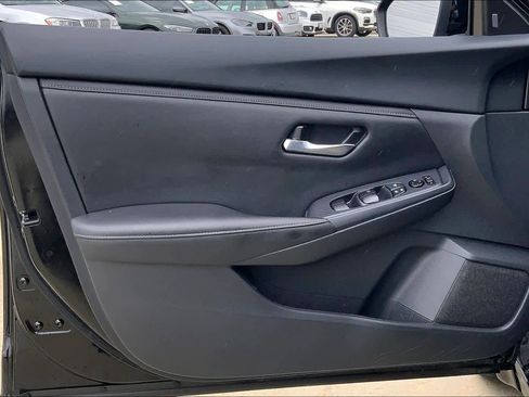 Used 2024 Nissan Sentra SV FWD image 25