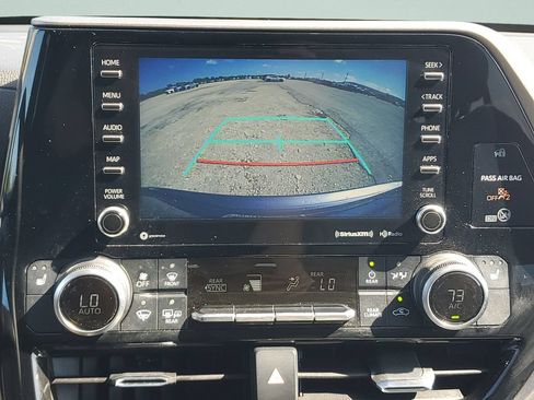 Certified 2020 Toyota Highlander XLE FWD image 18
