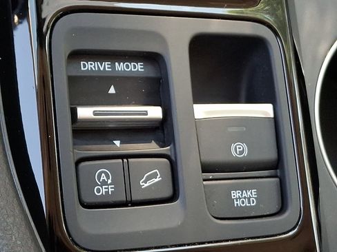 Used 2024 Honda Pilot Elite image 27