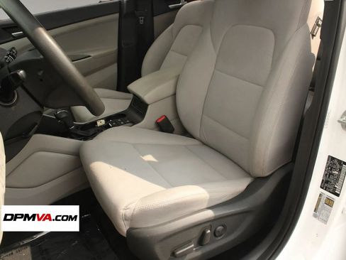 Used 2020 Hyundai Tucson SEL w/ Winter Weather Package AWD/4WD image 17