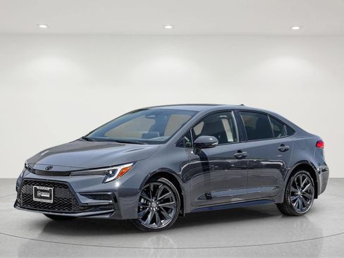 Used 2026 Toyota Corolla SE FWD image 2