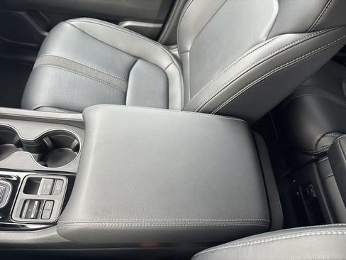 Used 2025 Honda Pilot EX-L image 23