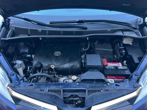 Used 2019 Toyota Sienna LE image 17