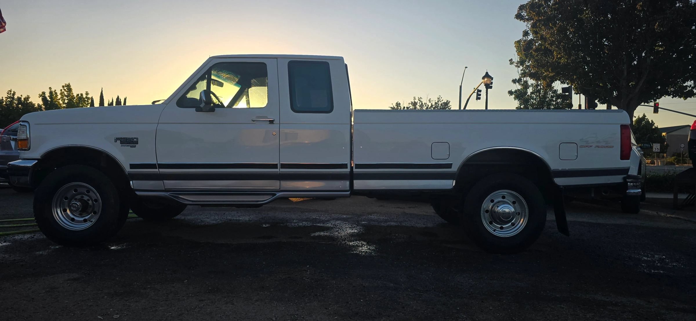 Used 1997 Ford F250 4x4 SuperCab Heavy Duty image 1