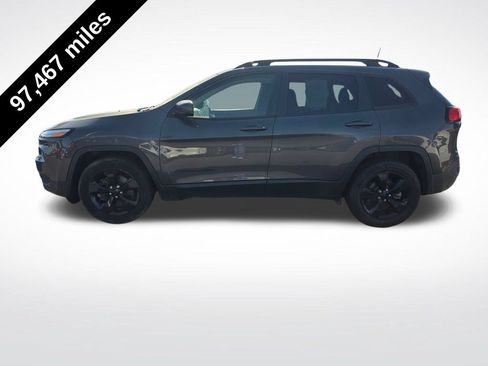 Used 2018 Jeep Cherokee Limited w/ High Altitude Package AWD/4WD image 2