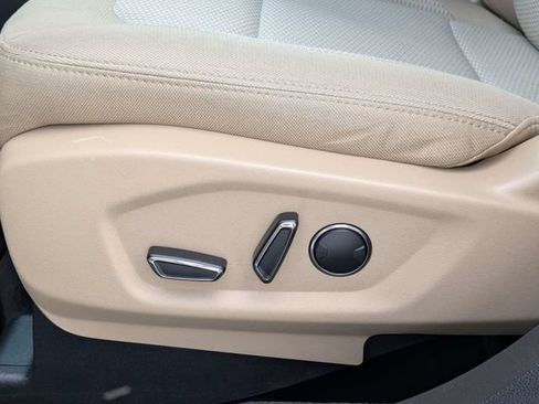 Used 2017 Ford Explorer XLT FWD image 19