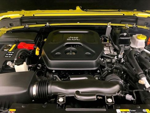 Used 2022 Jeep Wrangler Unlimited Rubicon 4xe w/ Cold Weather Group AWD/4WD image 8