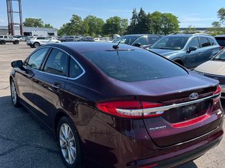 Used 2017 Ford Fusion SE w/ Fusion SE Technology Package FWD video 2
