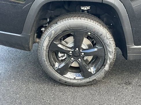 New 2025 Jeep Grand Cherokee L Limited w/ Black Appearance Package image 17