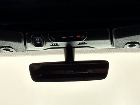 Used 2020 Jeep Wrangler Unlimited Sahara w/ Uconnect 4C Nav & Sound Group image 28