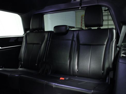 Used 2020 Ford Expedition XLT w/ Equipment Group 202A RWD image 14