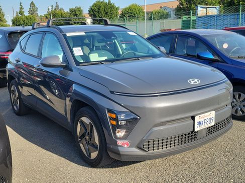 Used 2024 Hyundai Kona SEL FWD image 3