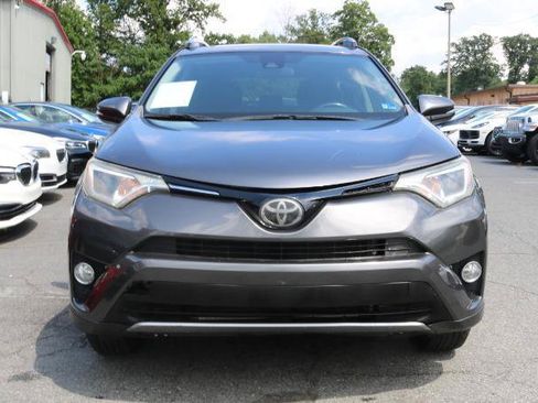 Used 2018 Toyota RAV4 XLE FWD image 2