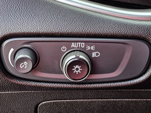 Used 2025 Chevrolet Malibu LT FWD image 26