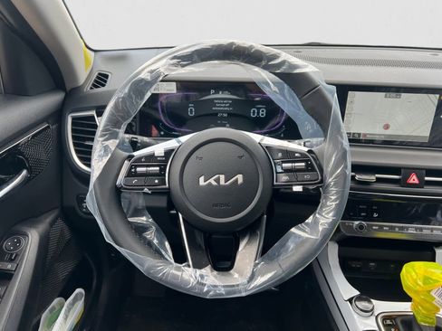 New 2026 Kia Seltos S FWD image 14