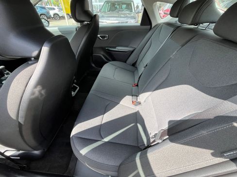 Used 2025 Kia K4 LXS FWD image 27
