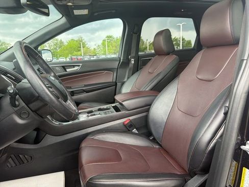 Used 2021 Ford Edge Titanium w/ Equipment Group 301A AWD/4WD image 28