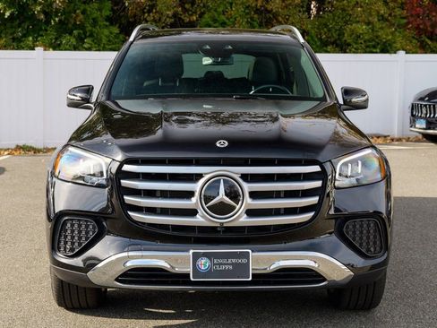 Used 2025 Mercedes-Benz GLS 450 4MATIC image 2