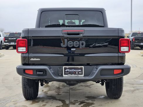 New 2026 Jeep Gladiator Sport image 8