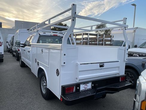 New 2026 Ford F250 XL w/ XL Chrome Package image 4