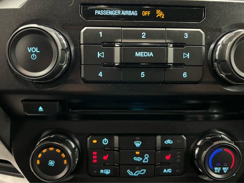 Used 2018 Ford F150 XLT w/ Equipment Group 302A Luxury image 23