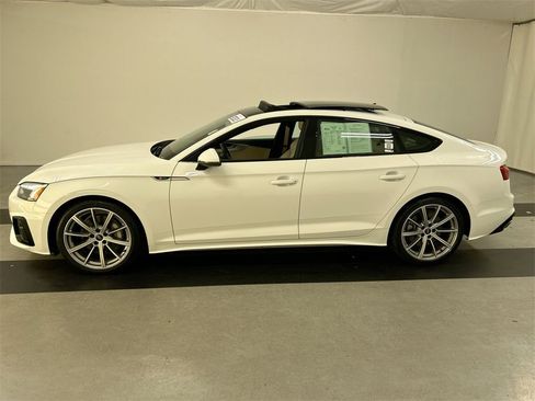 Used 2025 Audi A5 2.0T Premium Plus image 6