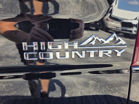 Used 2021 Chevrolet Silverado 1500 High Country AWD/4WD image 14