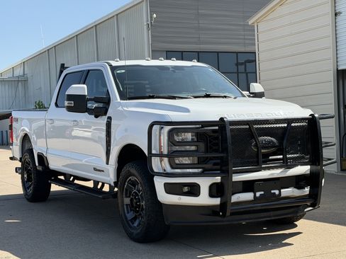 Used 2023 Ford F250 Lariat w/ Lariat Ultimate Package AWD/4WD image 9