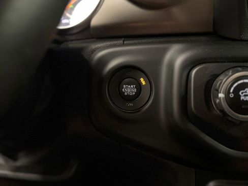 Used 2018 Jeep Wrangler Unlimited Sport S AWD/4WD image 22