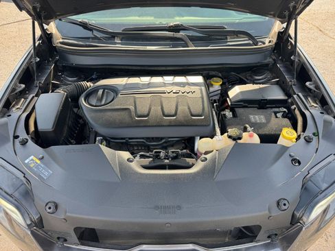Used 2019 Jeep Cherokee Limited AWD/4WD image 24