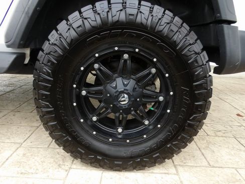 Used 2020 Jeep Wrangler Unlimited Freedom Edition image 12