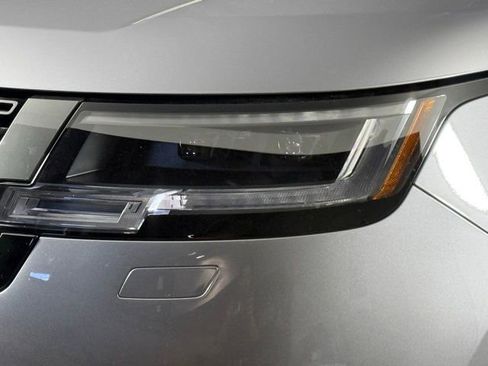 Used 2023 Land Rover Range Rover Long Wheelbase SE image 12