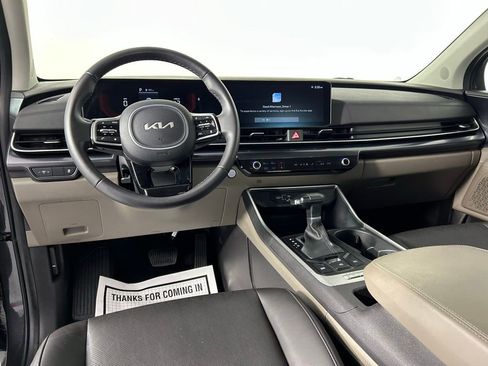 Used 2025 Kia Carnival image 17