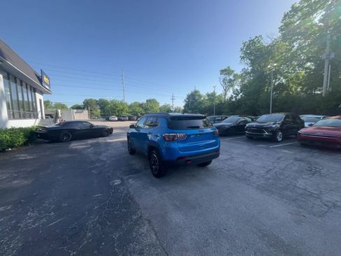 Used 2025 Jeep Compass Trailhawk AWD/4WD image 16
