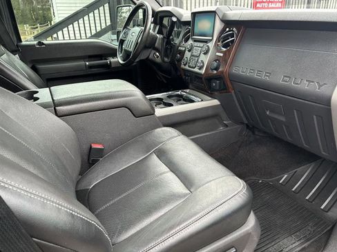 Used 2016 Ford F250 Lariat w/ Lariat Interior Package image 14