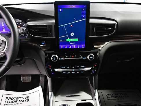 Used 2023 Ford Explorer Limited w/ Limited Technology Package image 26