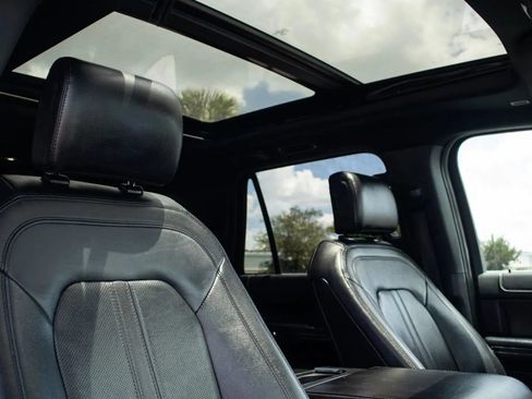 Used 2020 Ford Expedition Limited RWD image 20