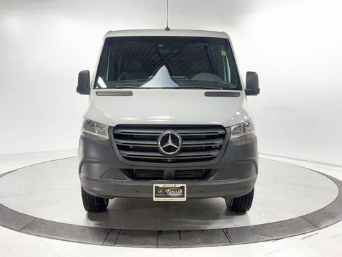Used 2023 Mercedes-Benz Sprinter 1500 image 2