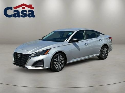 Used 2024 Nissan Altima 2.5 SV FWD image 1