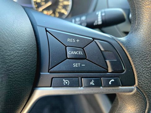 Used 2022 Nissan Altima 2.5 SV image 15